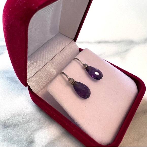 Jewelry - Elegant Minimalist Amethyst Earrings in .925 Sterling Silver